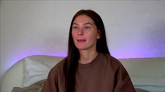 Snapshot of AlexandraBloom chatting on October 11, 6:21 pm AlexandraBloom online show from October 11, 6:21 pm