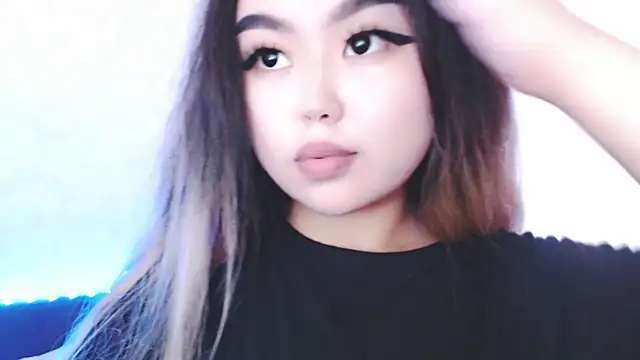 amelia sunlight online show from July 23, 1:30 pm