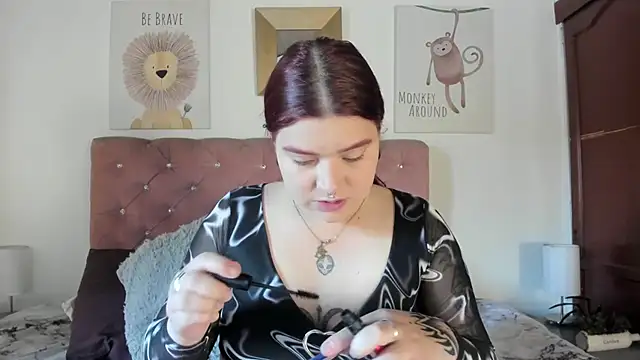 CelessteRedds online show from December 3, 11:45 am