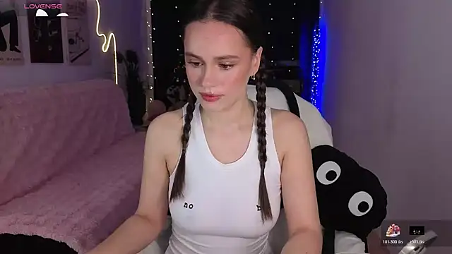 Emillias online show from December 23, 8:07 am