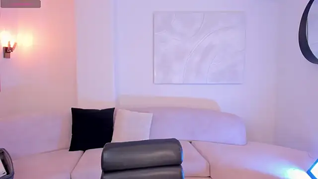 TaraLawrence online show from February 9, 5:10 am