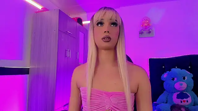 Hellen moons   online show from November 17, 7:03 pm