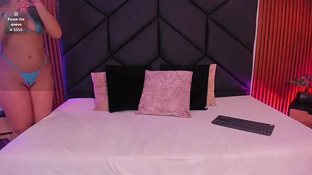 Snapshot of Alejandra_Vives chatting on September 23, 9:46 pm Alejandra Vives online show from September 23, 9:46 pm