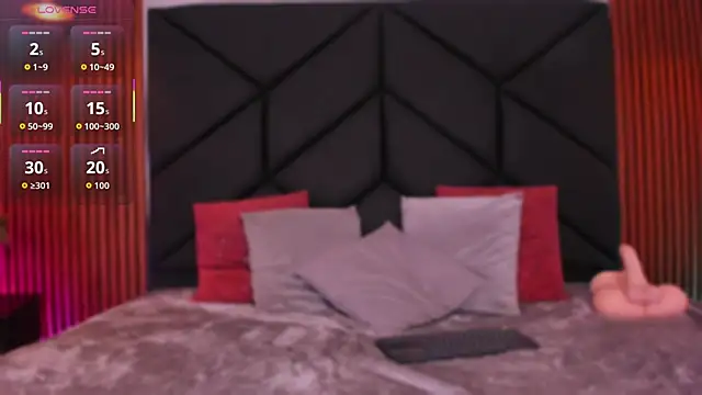 Snapshot of Alejandra_Vives chatting on October 15, 9:28 pm Alejandra Vives online show from October 15, 9:28 pm