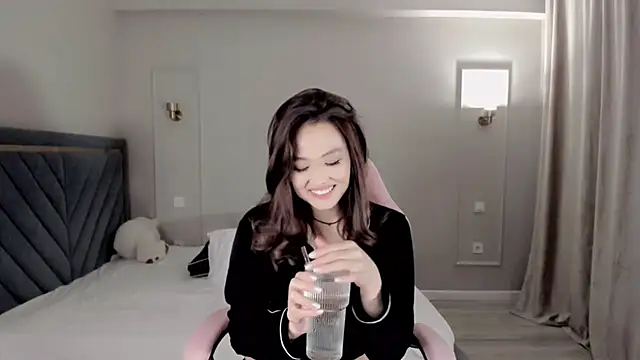 oxxx me online show from October 1, 8:41 am