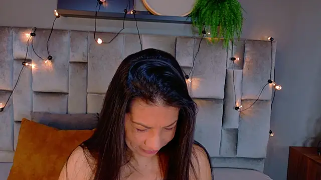 JaylaScott   online show from April 16, 11:43 am