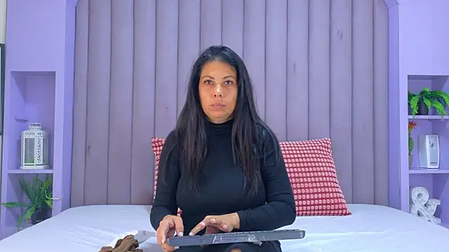 JaylaScott   online show from July 28, 11:39 am