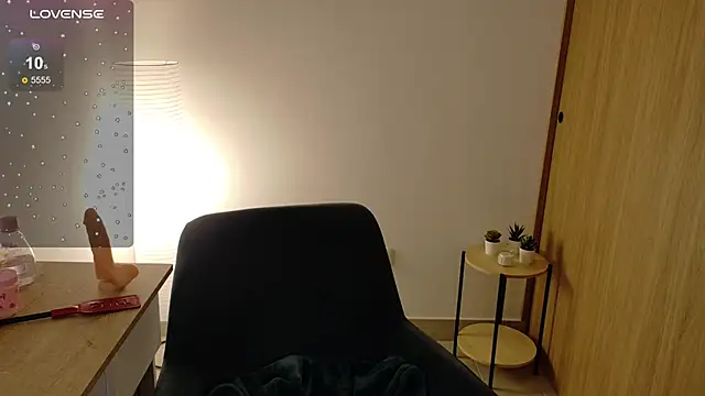 Snapshot of Rachel_t_ chatting on October 6, 10:25 pm Rachel t online show from October 6, 10:25 pm