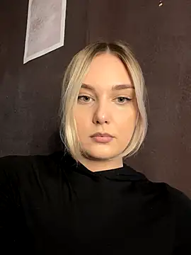 Snapshot of Alisa_Rise chatting on October 7, 1:15 pm Alisa Rise online show from October 7, 1:15 pm