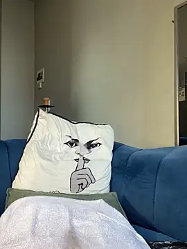 Curveysinaa online show from February 26, 6:23 am