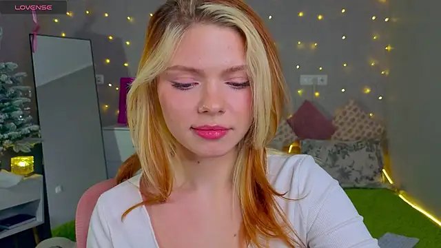 Red  Candy online show from December 16, 2:12 pm