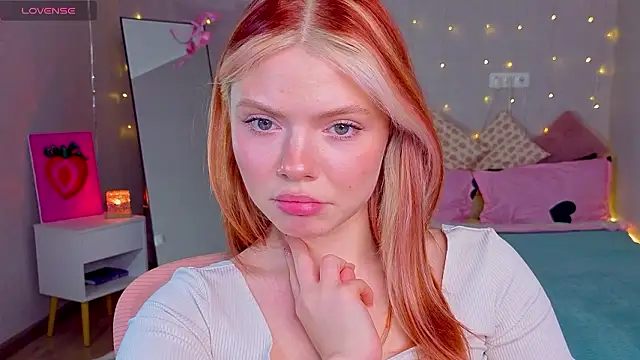 Red  Candy online show from February 8, 2:54 pm