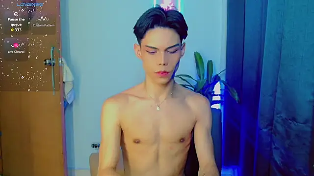 femboykeene online show from May 7, 11:19 pm