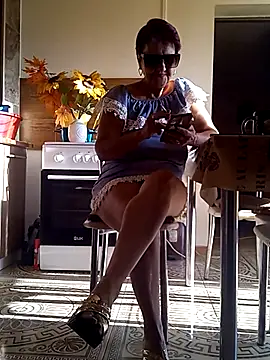Snapshot of Ely_Elenita chatting on September 20, 2:37 pm Ely Elenita online show from September 20, 2:37 pm