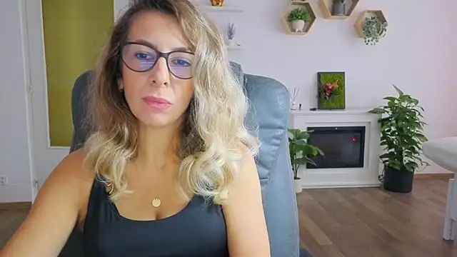 SukyGirl online show from October 28, 7:47 am