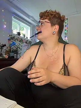 Sweetleeahxx online show from June 26, 1:12 pm