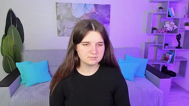 BonneyLove online show from September 12, 9:00 pm