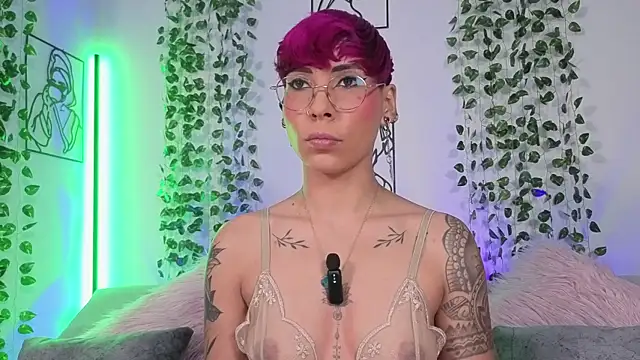 MiaMorgan  online show from April 11, 3:48 pm