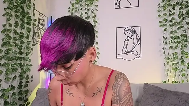 MiaMorgan  online show from July 8, 2:52 pm