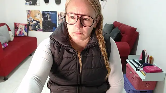 Snapshot of emperabigbootybigass chatting on September 16, 12:35 pm emperabigbootybigass online show from September 16, 12:35 pm