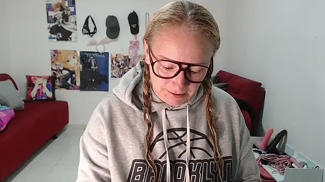 Snapshot of emperabigbootybigass chatting on October 1, 1:05 pm emperabigbootybigass online show from October 1, 1:05 pm
