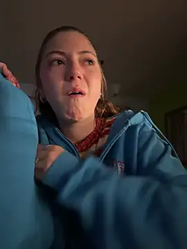 emilycoco online show from March 28, 5:29 am