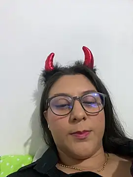 Snapshot of ANYLU19 chatting on November 1, 3:21 am ANYLU19 online show from November 1, 3:21 am