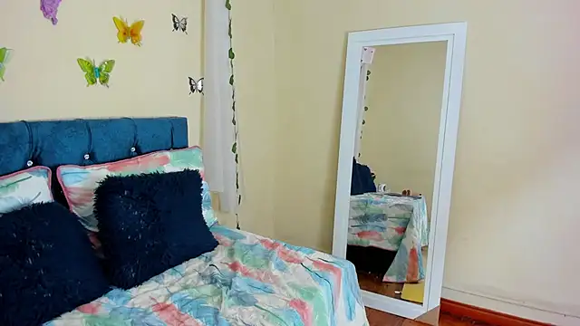 cristalwalker   online show from October 3, 1:49 pm