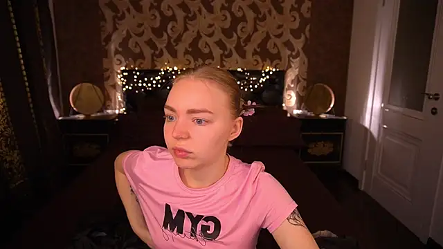 EmilySunshineS online show from April 16, 5:52 am