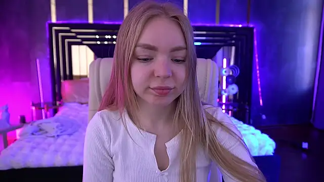 EmilySunshineS online show from November 14, 7:30 am