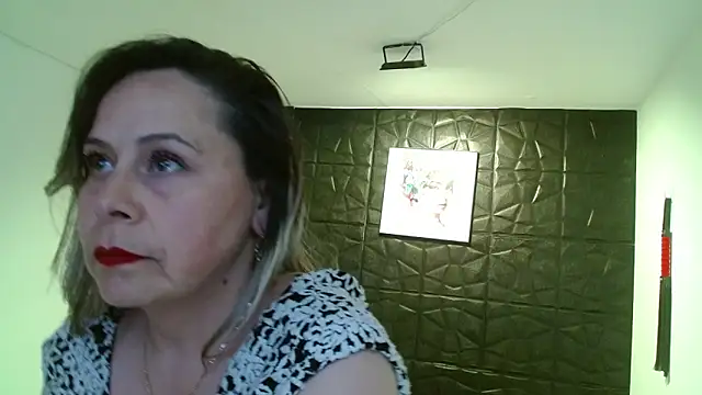 Snapshot of CINTHIA1609 chatting on September 8, 8:19 pm CINTHIA1609 online show from September 8, 8:19 pm