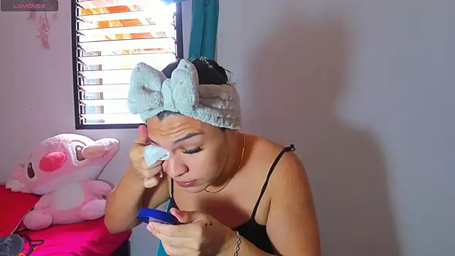 miavalentinaaa online show from November 25, 5:26 pm