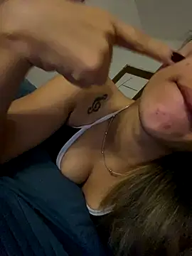 Snapshot of Carolinen chatting on October 21, 3:16 pm Carolinen online show from October 21, 3:16 pm