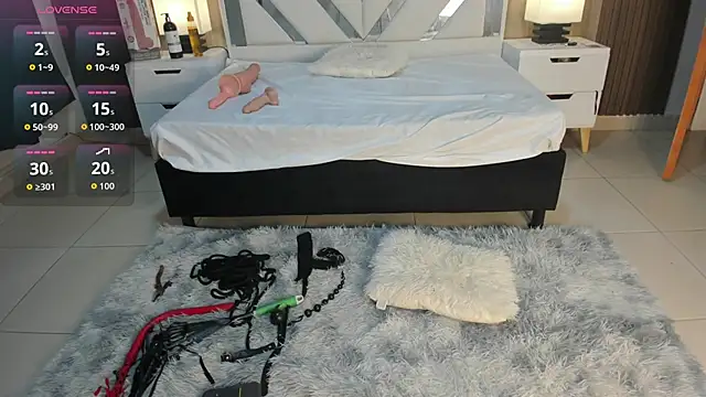 ValentinaThomas online show from December 18, 7:40 pm