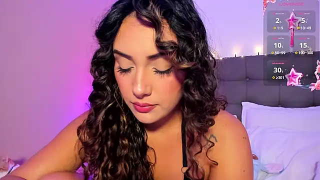 charlotte james0 online show from November 2, 3:32 am