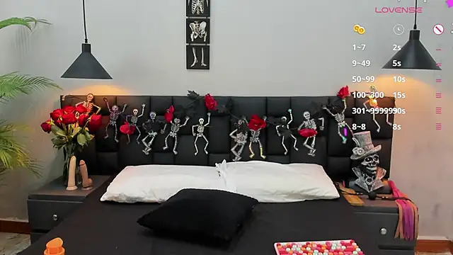 Snapshot of Sccarlett_Johnnson chatting on October 17, 9:51 pm Sccarlett Johnnson online show from October 17, 9:51 pm