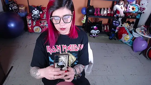 Snapshot of MissMiia2 chatting on September 12, 2:02 pm MissMiia2 online show from September 12, 2:02 pm