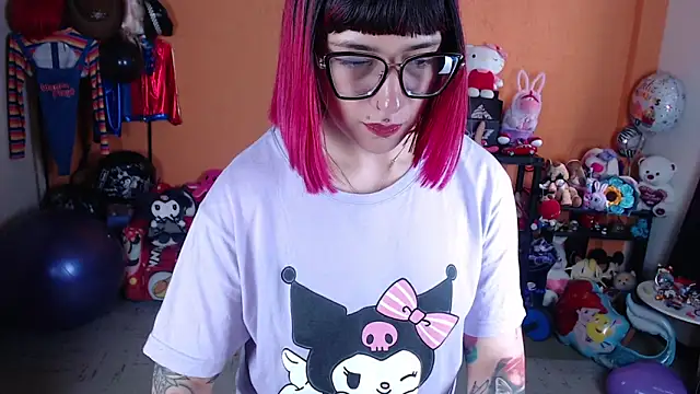 Snapshot of MissMiia2 chatting on October 8, 4:22 pm MissMiia2 online show from October 8, 4:22 pm