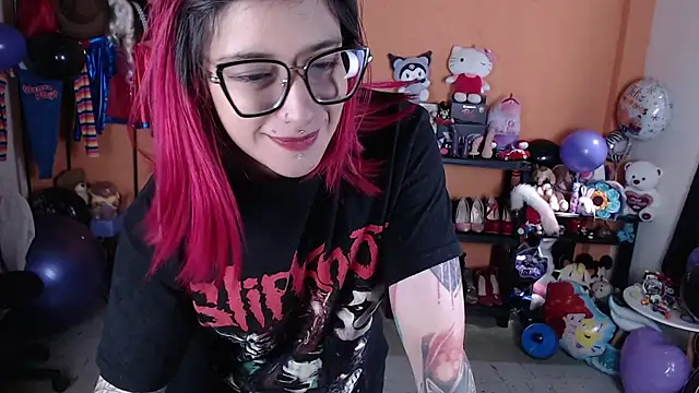 Snapshot of MissMiia2 chatting on September 14, 2:37 pm MissMiia2 online show from September 14, 2:37 pm