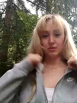 Snapshot of SherryOutdoor1 chatting on October 9, 8:18 am SherryOutdoor1 online show from October 9, 8:18 am