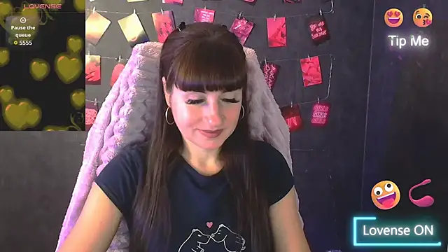 Snapshot of Violla_My chatting on October 16, 5:54 am Violla My online show from October 16, 5:54 am