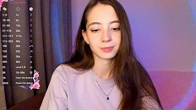 EvaBradley online show from November 4, 6:46 pm