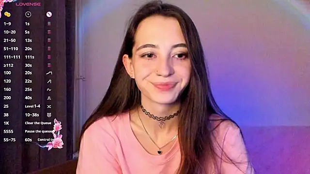 Snapshot of EvaBradley chatting on October 7, 7:07 pm EvaBradley online show from October 7, 7:07 pm