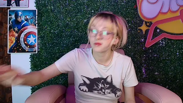 Cloe five online show from December 15, 7:52 pm