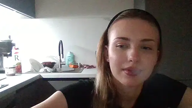 Snapshot of Sweety_Nika chatting on October 15, 7:38 pm Sweety Nika online show from October 15, 7:38 pm