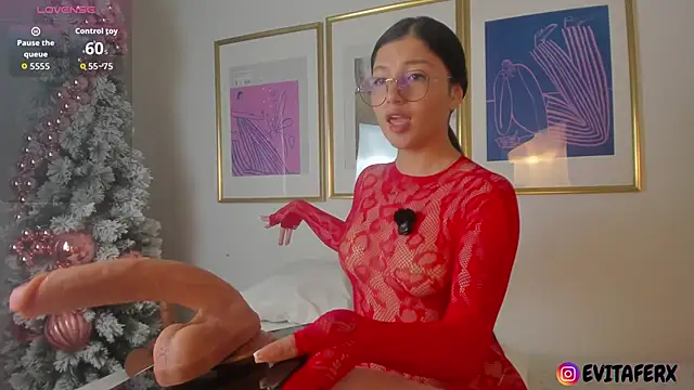 Eva depp online show from December 5, 12:28 pm