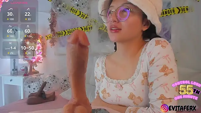 Snapshot of Eva_depp chatting on October 28, 5:30 pm Eva depp online show from October 28, 5:30 pm