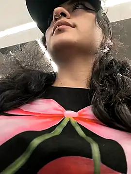 Lila Desiree online show from April 16, 9:39 pm