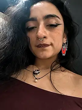 Lila Desiree online show from January 9, 2:05 am