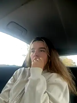 maisiesmithx online show from November 16, 1:00 pm